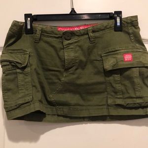 Cute mini skirt, olive green size S by SuperDry!